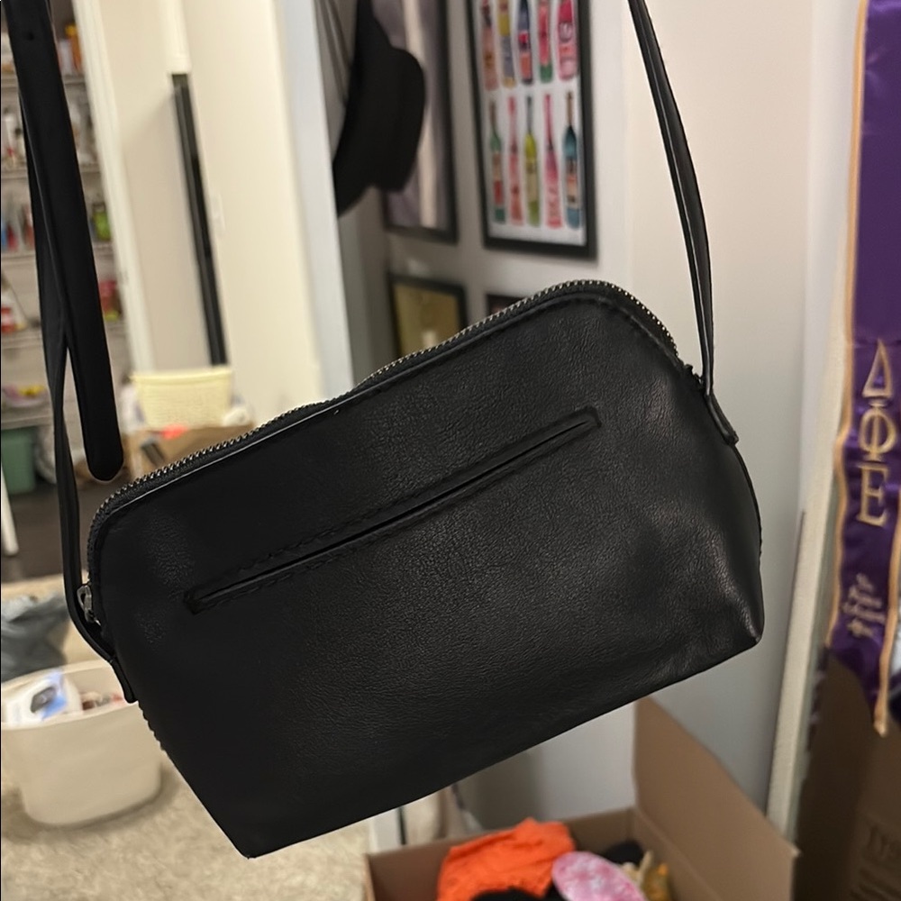 Elegant Black Leather Shoulder Bag